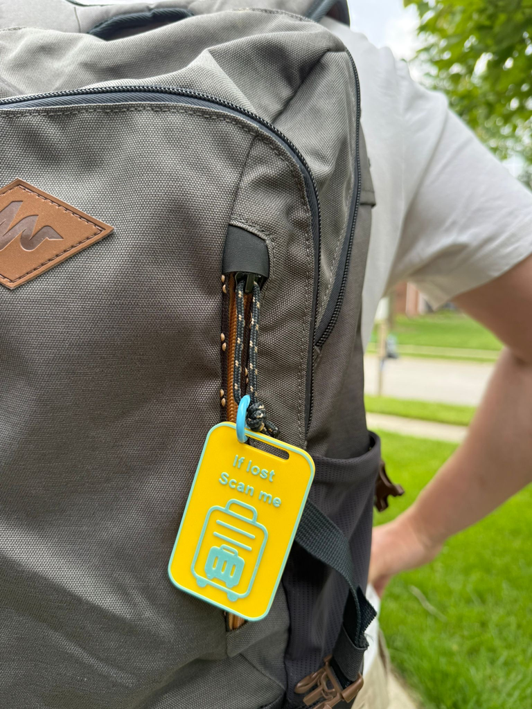 Smart Luggage Tag – NFC & QR Enabled