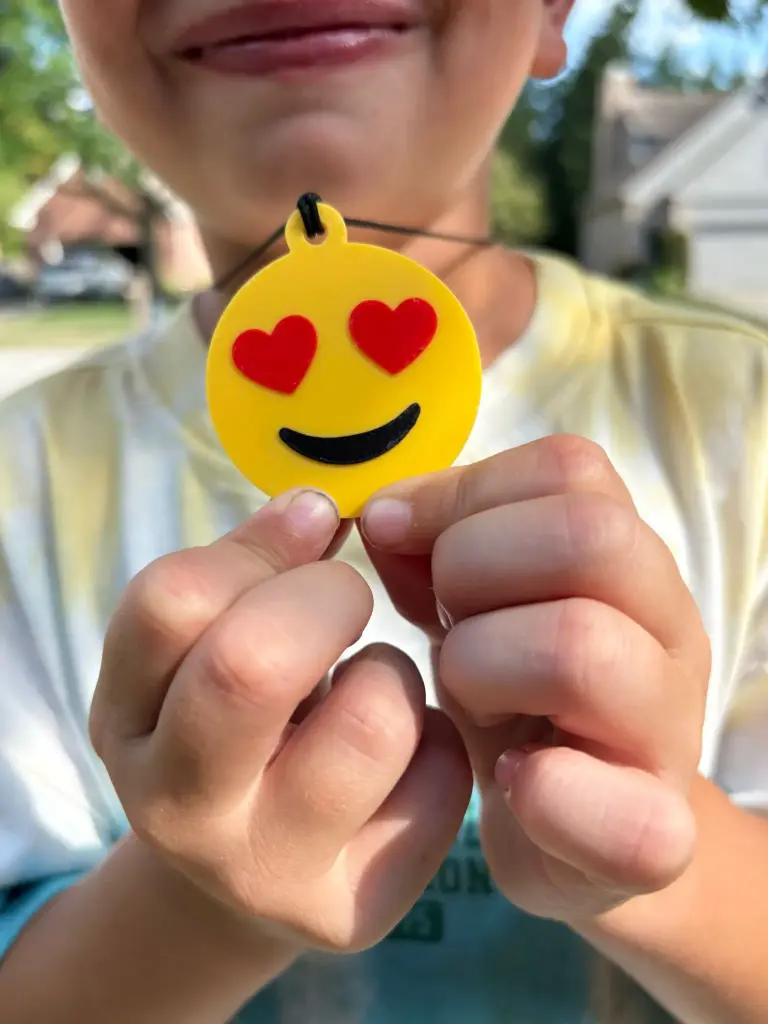 Heart Eyes Emoji – “I Love My Family!” Kids ID Necklace & QR Code Tag for Backpacks