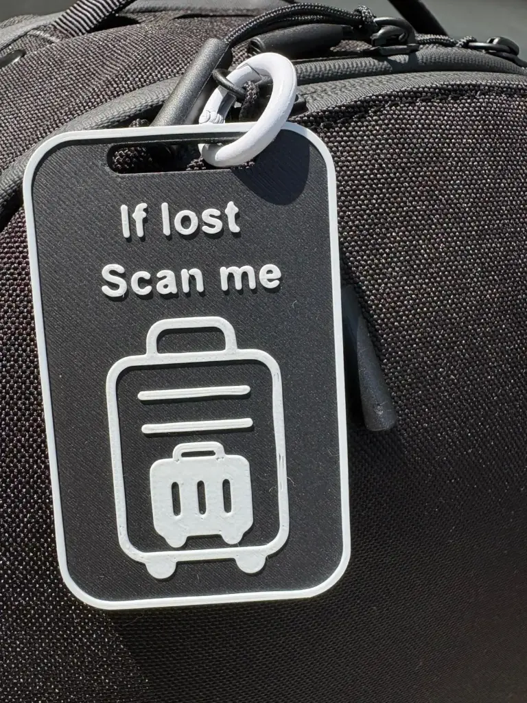 Smart Luggage Tag – NFC & QR Enabled